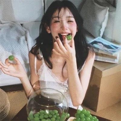 惊叫少女